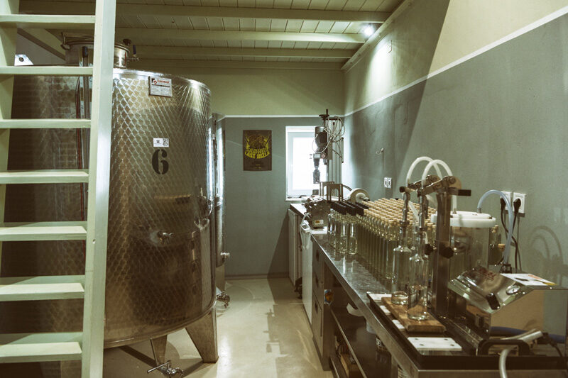 Makryonitis Syros Distillery
